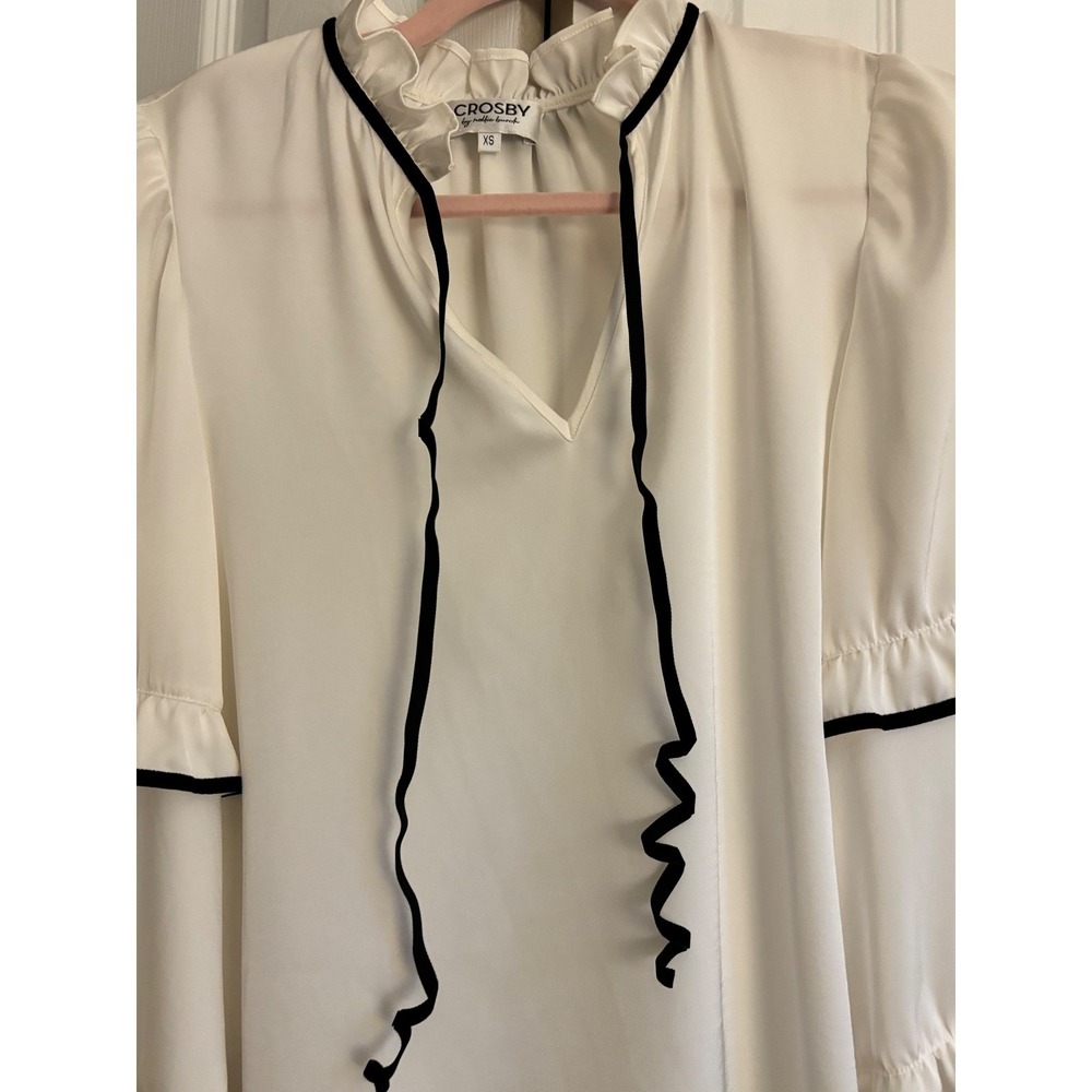 Crosby by Mollie Burch Cream & Black Ruffle Sleeve Top Size XS (Oversized Fit) - Picture 4 of 8
